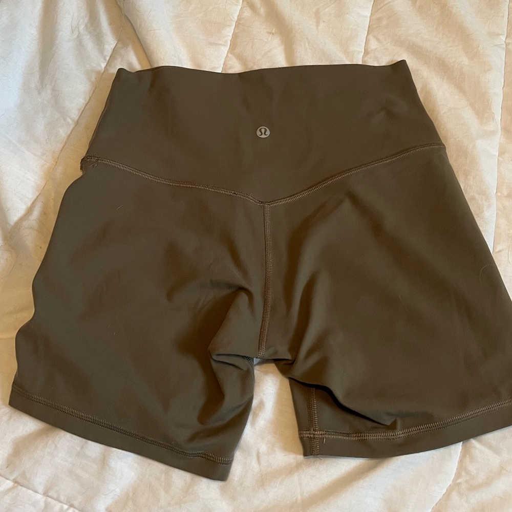 Lululemon align 6in shorts
